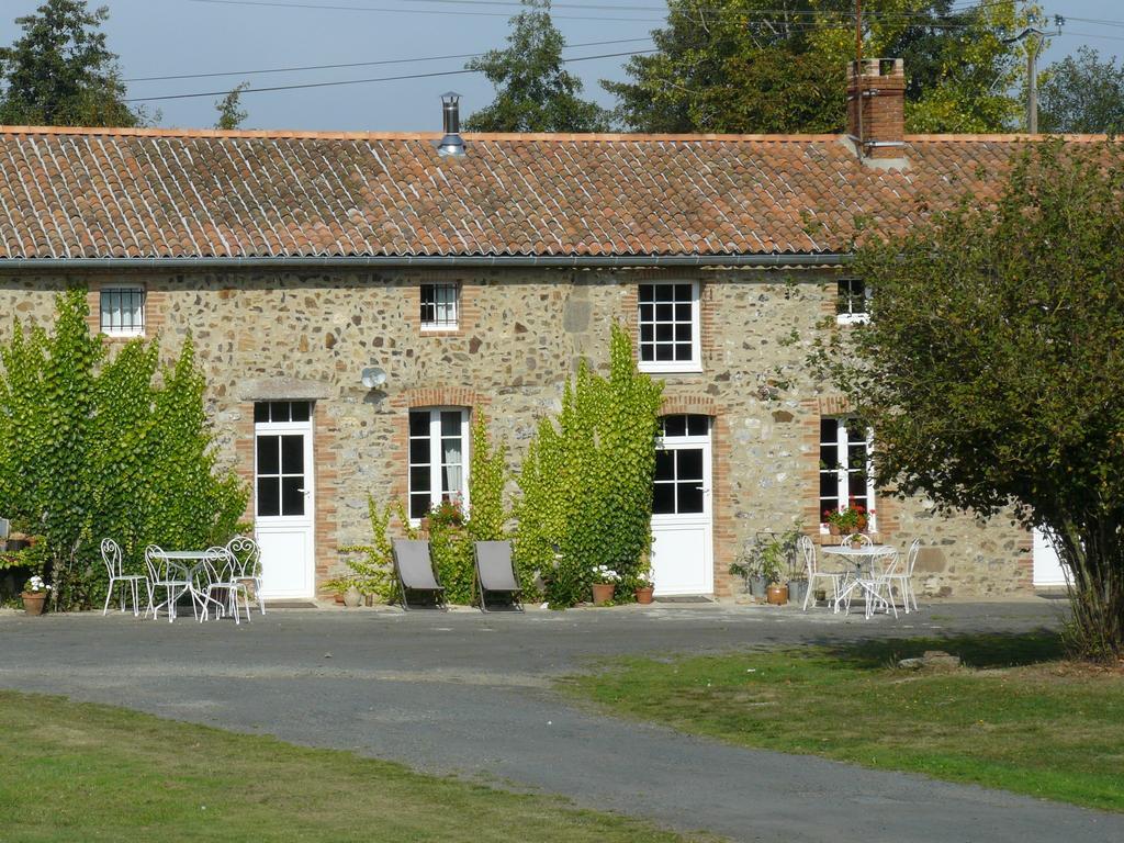 Gites De L'Etang Des Noues Cholet Rum bild